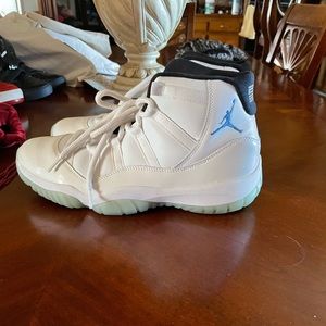 Jordan 11 legend blue